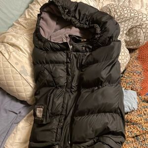 7am enfant stroller blanket. GUC, keeps a baby very warm all winter! Black.